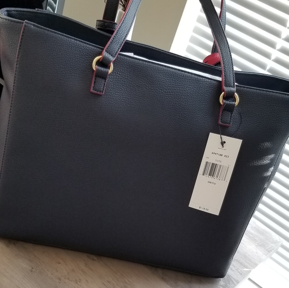 Tommy Hilfiger Tote Purse With Wristlet NWT - Picture 2 of 8